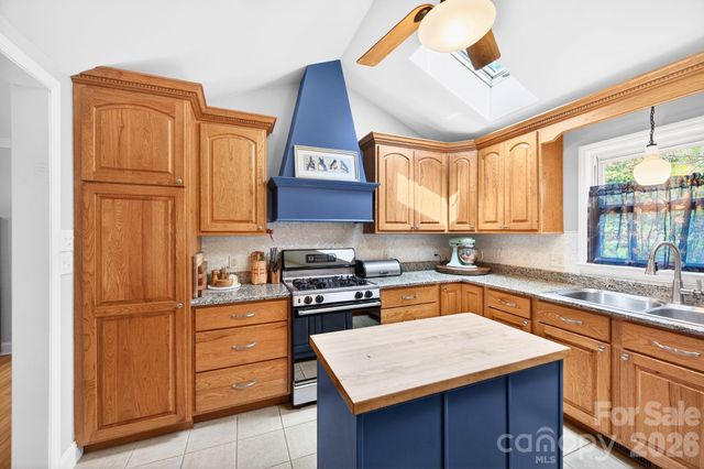 3 Ellenwood Drive, Asheville, NC 28804