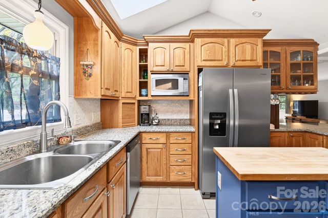 3 Ellenwood Drive, Asheville, NC 28804
