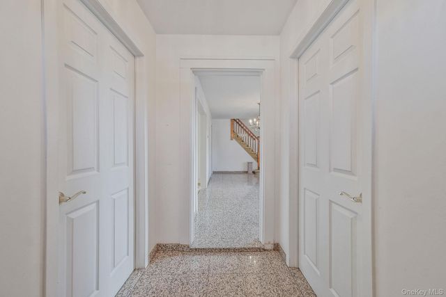 36 Frost Pond Road, Glen Cove, NY 11542