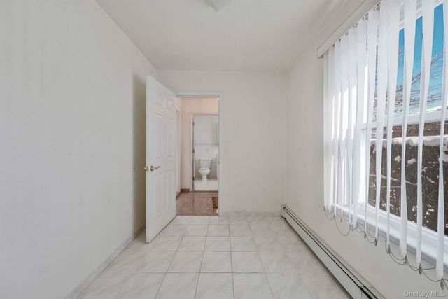 36 Frost Pond Road, Glen Cove, NY 11542