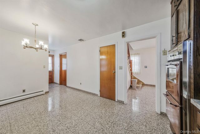 36 Frost Pond Road, Glen Cove, NY 11542