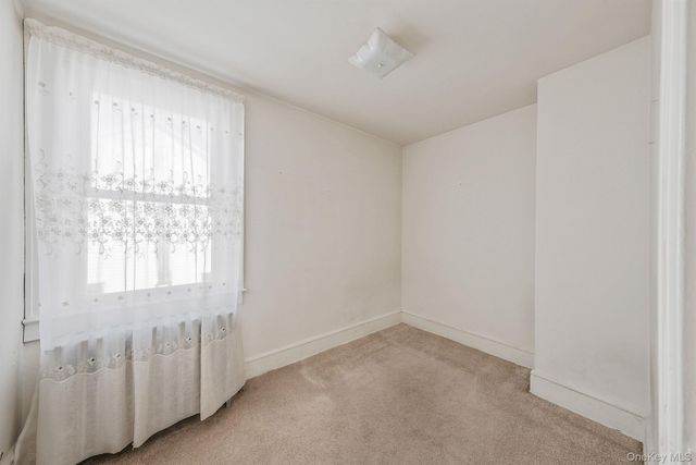 36 Frost Pond Road, Glen Cove, NY 11542