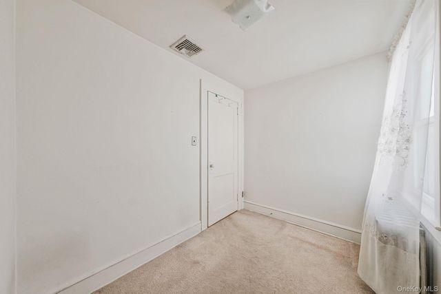 36 Frost Pond Road, Glen Cove, NY 11542