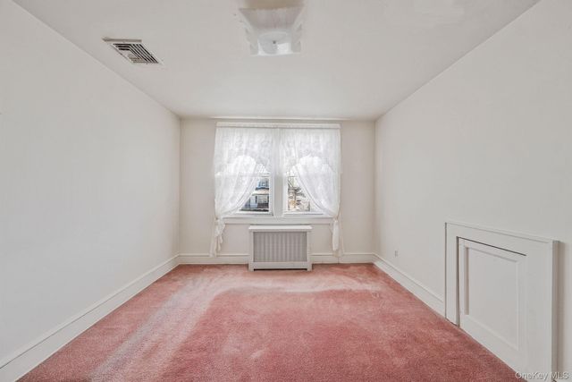 36 Frost Pond Road, Glen Cove, NY 11542