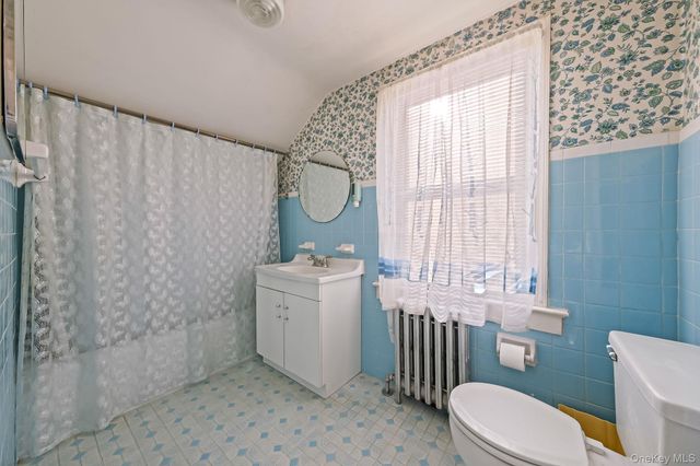 36 Frost Pond Road, Glen Cove, NY 11542