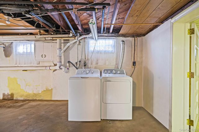 36 Frost Pond Road, Glen Cove, NY 11542