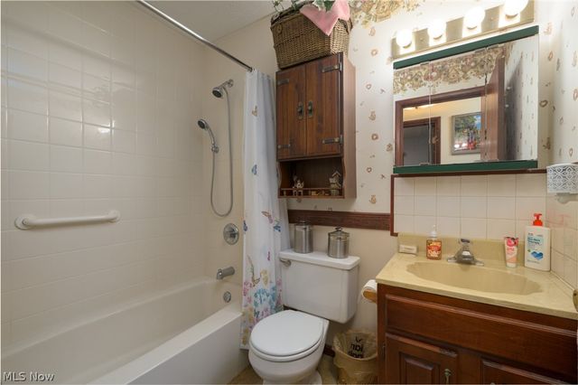 226 North Avenue, Ravenna, OH 44266