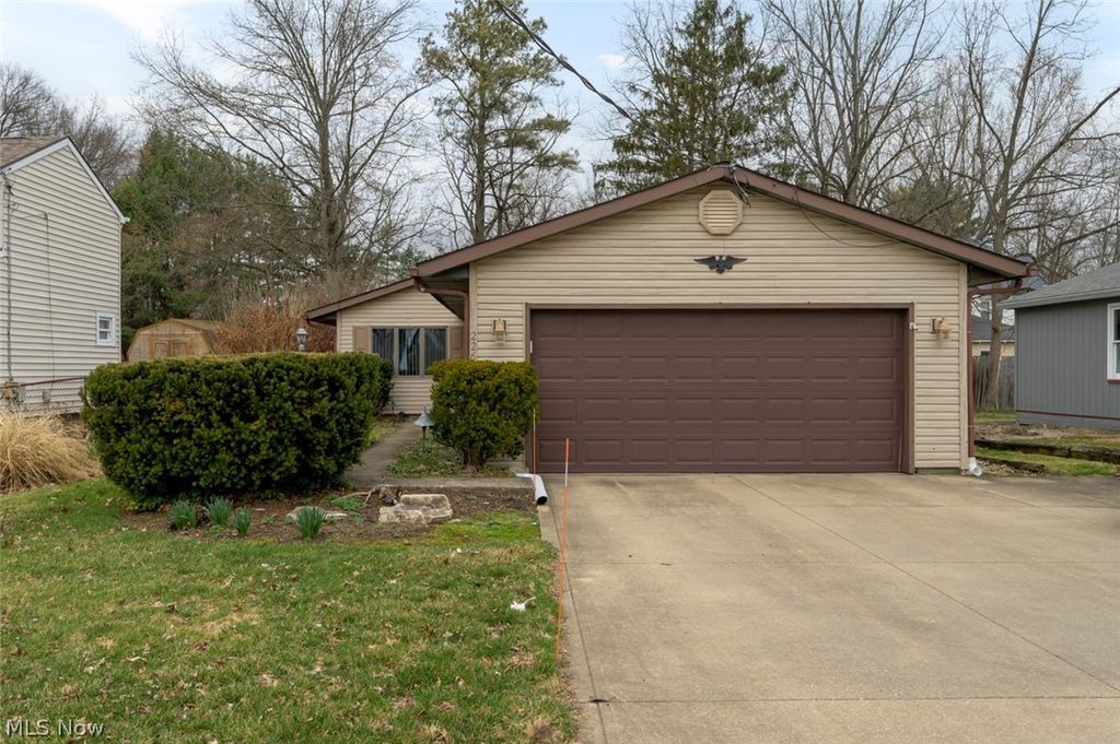 226 North Avenue, Ravenna, OH 44266