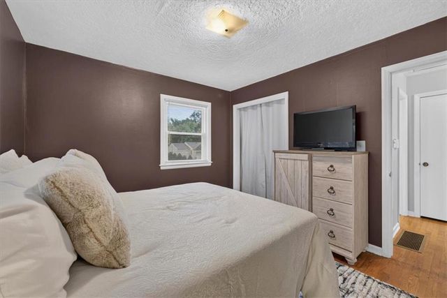 3611 S Spring Street, Independence, MO 64055