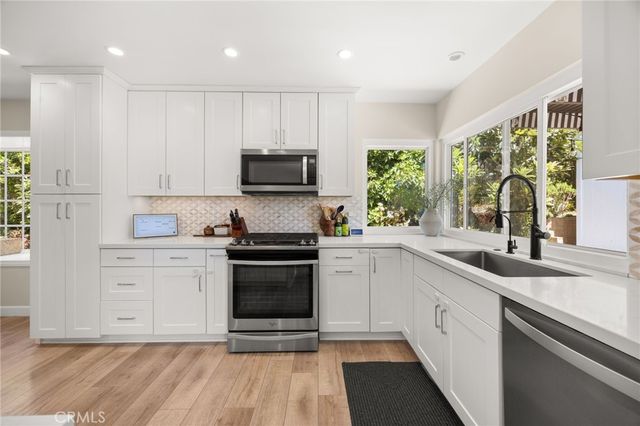 28962 De La Luna, Mission Viejo, CA 92692