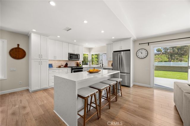 28962 De La Luna, Mission Viejo, CA 92692