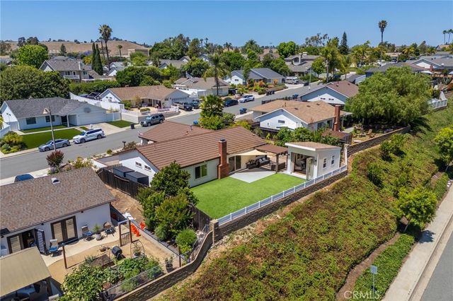 28962 De La Luna, Mission Viejo, CA 92692