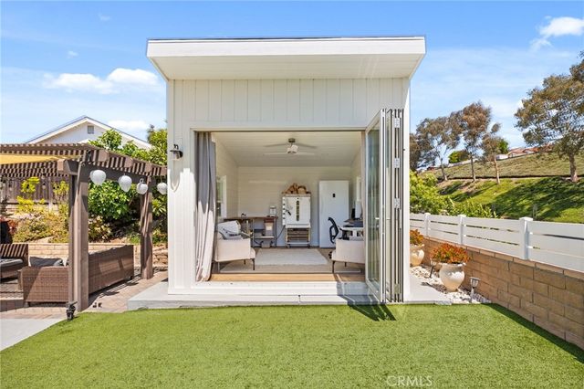 28962 De La Luna, Mission Viejo, CA 92692