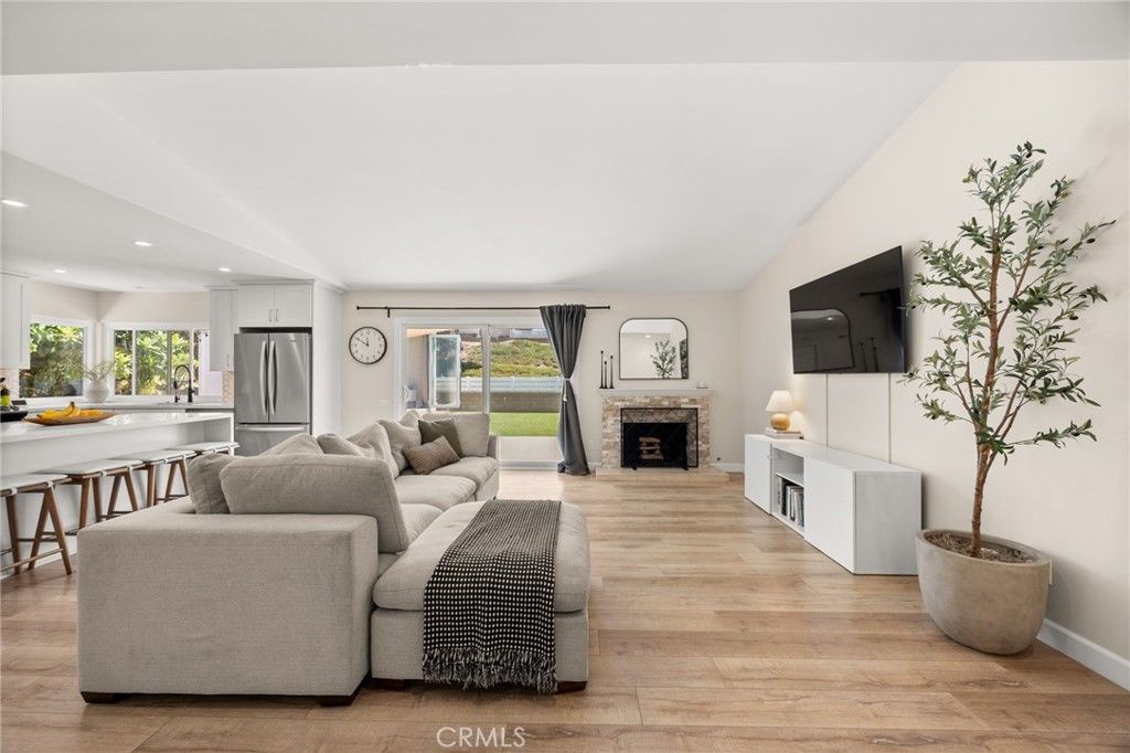 28962 De La Luna, Mission Viejo, CA 92692