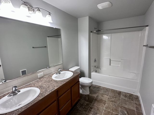 201 Lacasa St, Eugene, OR 97402