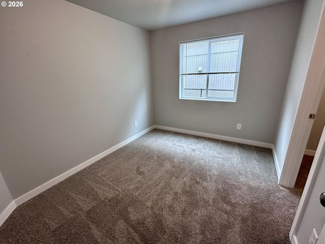 201 Lacasa St, Eugene, OR 97402