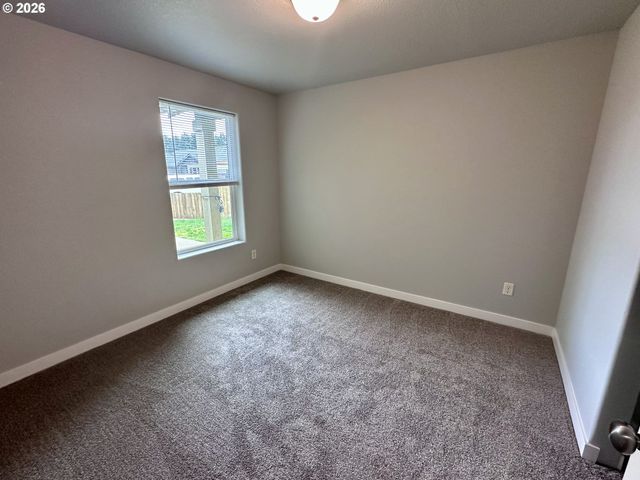 201 Lacasa St, Eugene, OR 97402