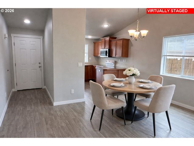 201 Lacasa St, Eugene, OR 97402