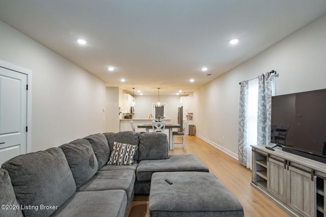 308 Lincoln St, Vine Grove, KY 40175