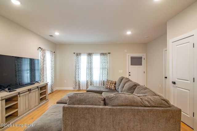 308 Lincoln St, Vine Grove, KY 40175