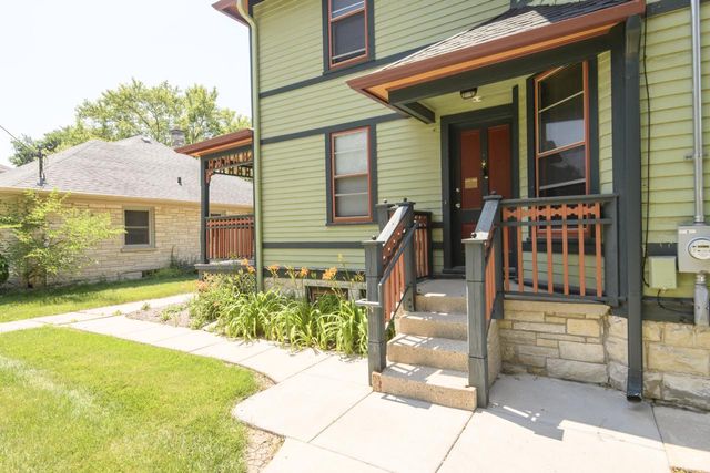 215 Wright STREET, Waukesha, WI 53186