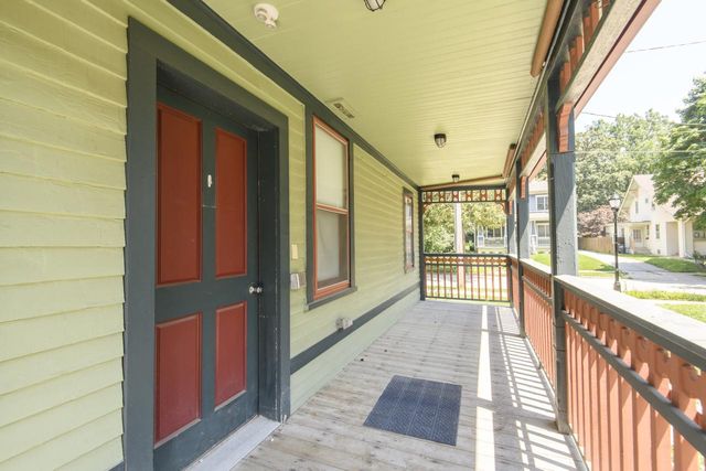 215 Wright STREET, Waukesha, WI 53186