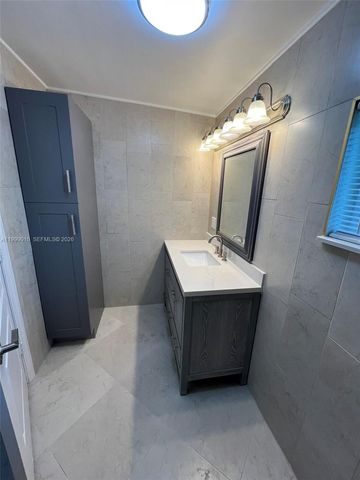 6018 Plunkett St 1, Hollywood, FL 33023