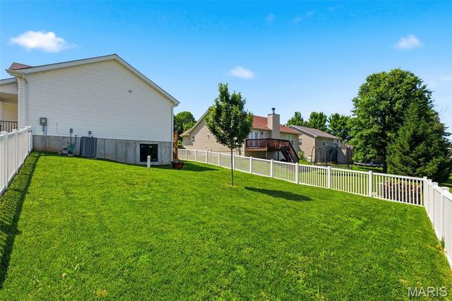 205 May Avenue, Winfield, MO 63389