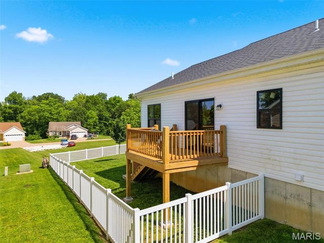 205 May Avenue, Winfield, MO 63389