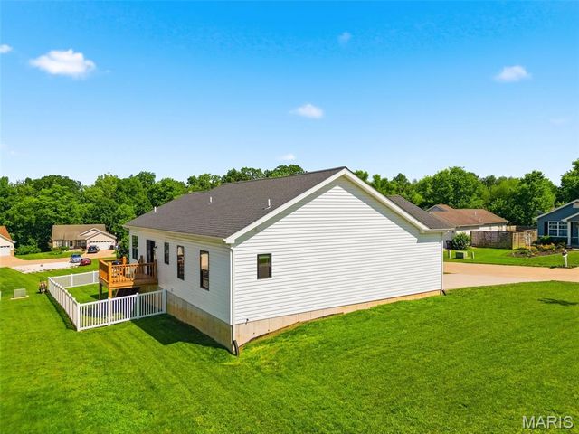 205 May Avenue, Winfield, MO 63389