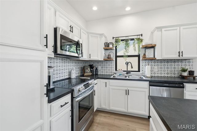 205 May Avenue, Winfield, MO 63389