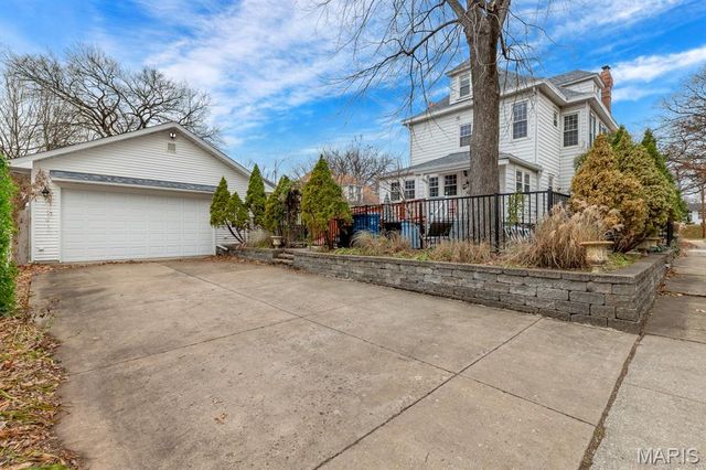 422 Adams Street, Ferguson, MO 63135