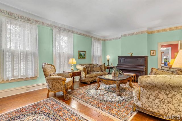 422 Adams Street, Ferguson, MO 63135