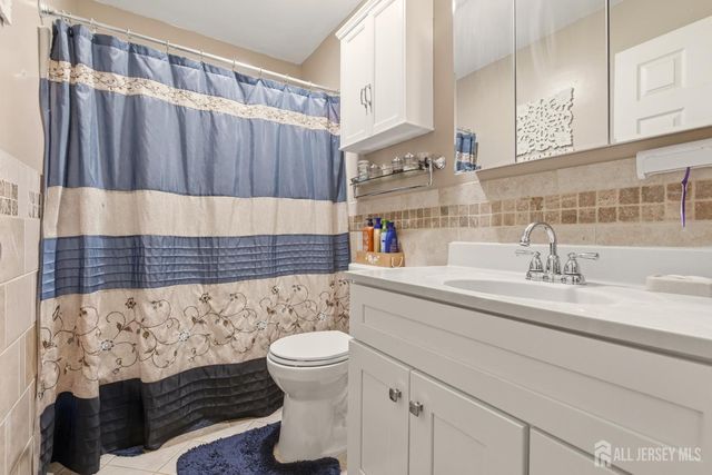 8 Nicholas Court, Spotswood, NJ 08884