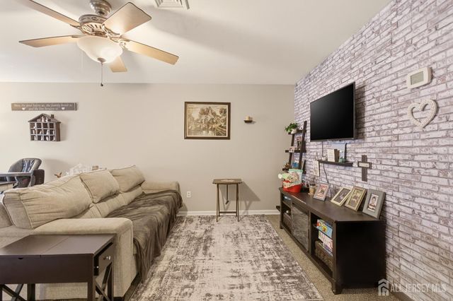 8 Nicholas Court, Spotswood, NJ 08884