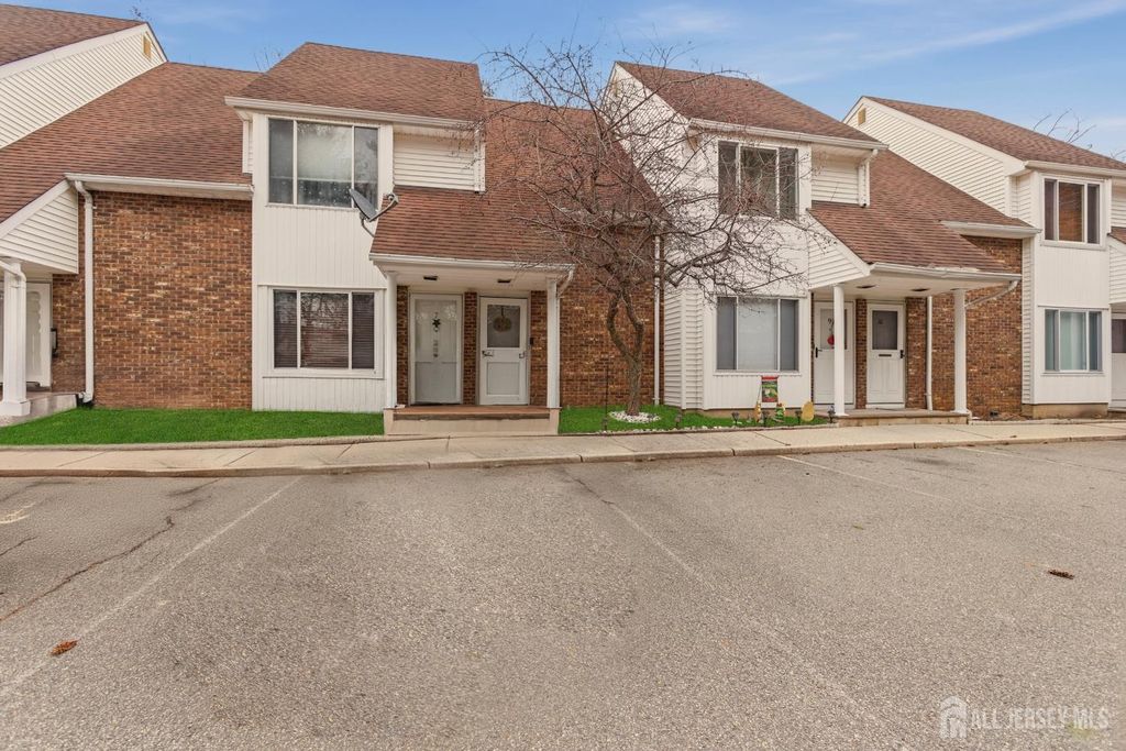 8 Nicholas Court, Spotswood, NJ 08884