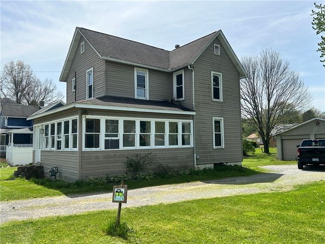403 Centennial Ave, New Galilee, PA 16141