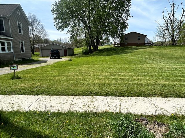 403 Centennial Ave, New Galilee, PA 16141
