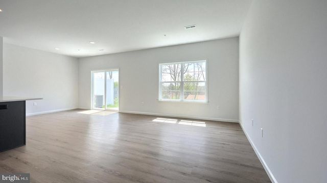 7851 OAK BROOK DR, Harrisburg, PA 17112