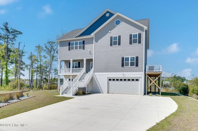 100 Paradise Court, Sneads Ferry, NC 28460