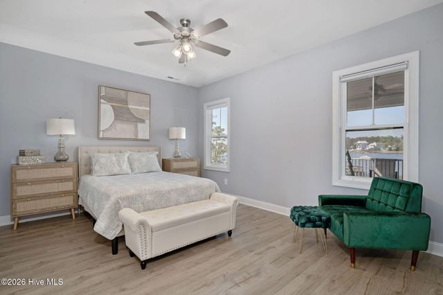 100 Paradise Court, Sneads Ferry, NC 28460
