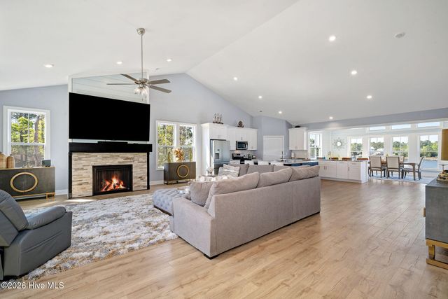 100 Paradise Court, Sneads Ferry, NC 28460