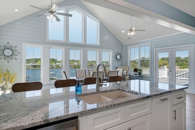 100 Paradise Court, Sneads Ferry, NC 28460