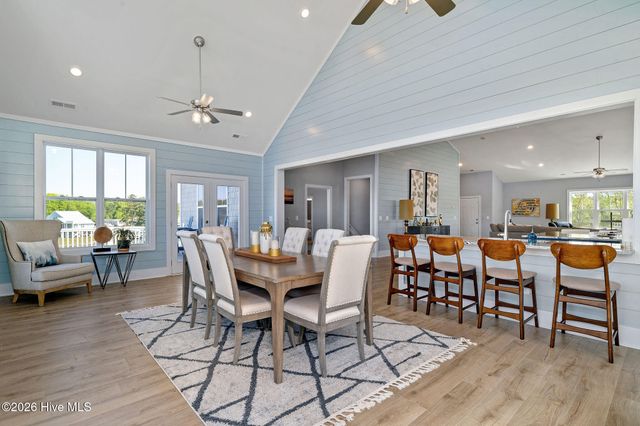 100 Paradise Court, Sneads Ferry, NC 28460