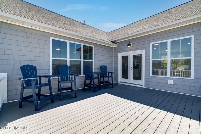 100 Paradise Court, Sneads Ferry, NC 28460