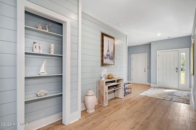 100 Paradise Court, Sneads Ferry, NC 28460