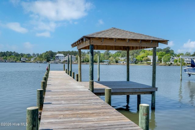 100 Paradise Court, Sneads Ferry, NC 28460