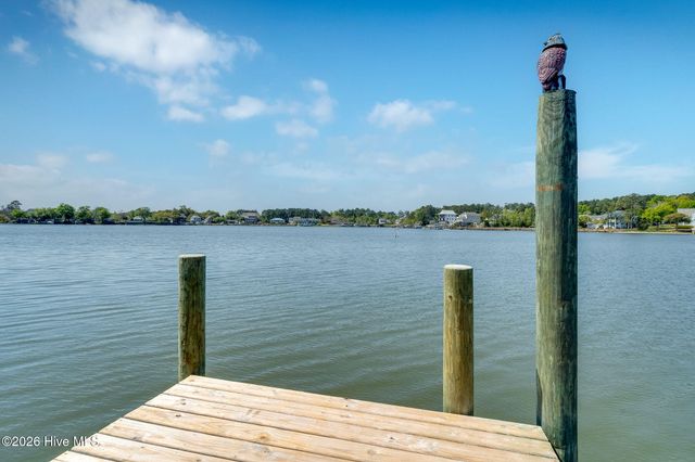 100 Paradise Court, Sneads Ferry, NC 28460