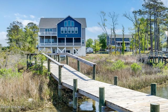 100 Paradise Court, Sneads Ferry, NC 28460