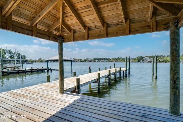 100 Paradise Court, Sneads Ferry, NC 28460